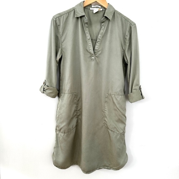 C&C California shirt dress with a v-neck & roll tab sleeves, mini length - Picture 1 of 14